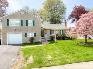 115 Fuller Dr, West Hartford, CT 06117