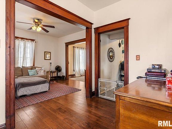 3rd image of 236 N English Ave