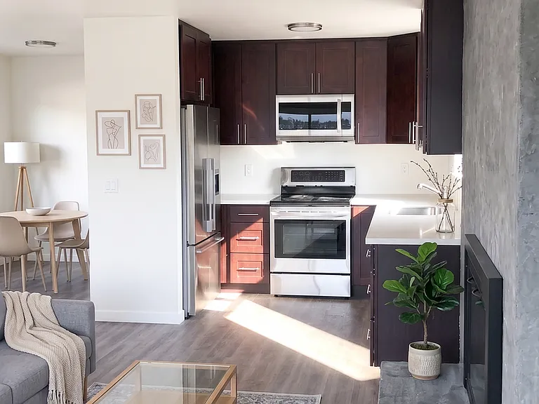The Dexter - Located on Dexter Ave is steps from the Fremont Bridge — Photo 3