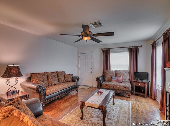 5th image of 323 Brees Blvd