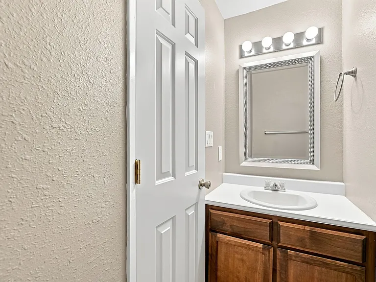 327 N Main St #2 — Photo 11