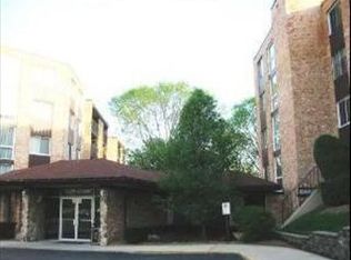 1101 S Hunt Club Dr APT 106, Mount Prospect, IL