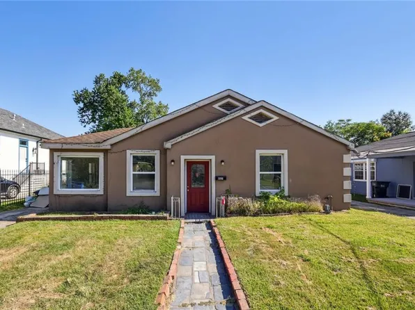 8521 Palm St, New Orleans, LA 70118
