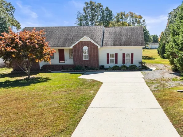 97 Highland Trl, Estill Springs, TN 37330