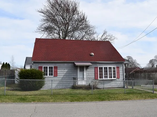 34 Doolittle Ct, Somerset, MA 02725