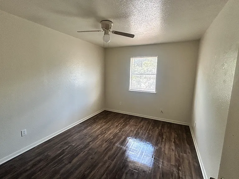 301 Northern Dove Ln #C — Photo 3