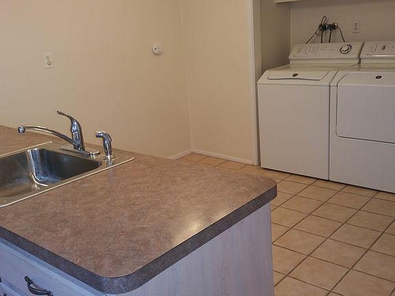 5th image of 580 Bloomfield Ave #8A