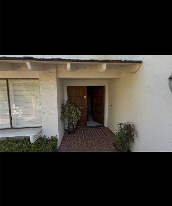 1st image of 23912 Flores Ave