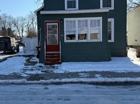 47 Round Lake Avenue, Mechanicville, NY 12118