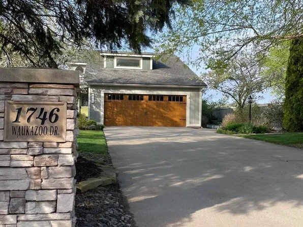 1746 Waukazoo Dr, Holland, MI 49424