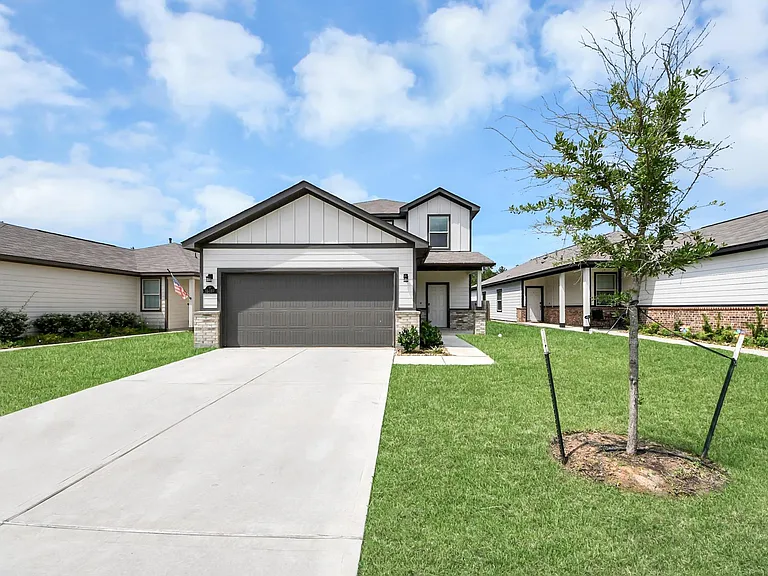 16489 Moss Ln — Photo 2