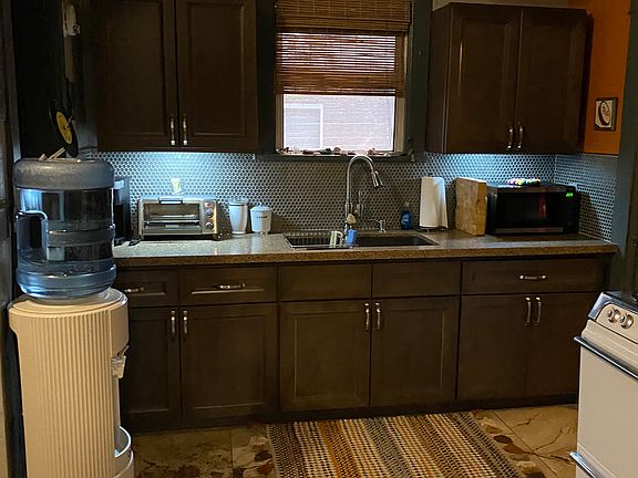 3rd image of 315 E Adams St #2
