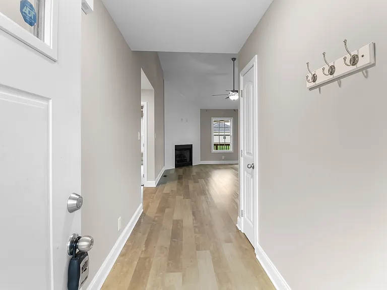 306 Lugano Ln — Photo 6
