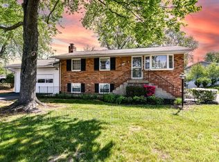 1020 S Hoga Rd, Sterling, VA 20164