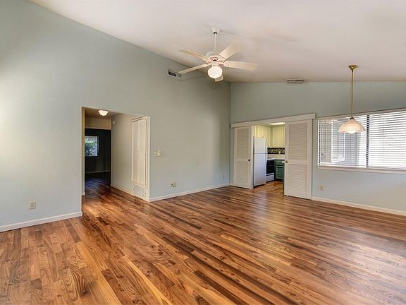4th image of 790 Dorothy Way #6