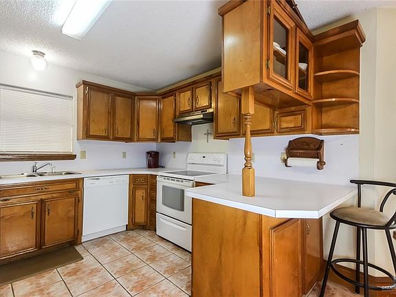 2nd image of 3217 Oriole Ave