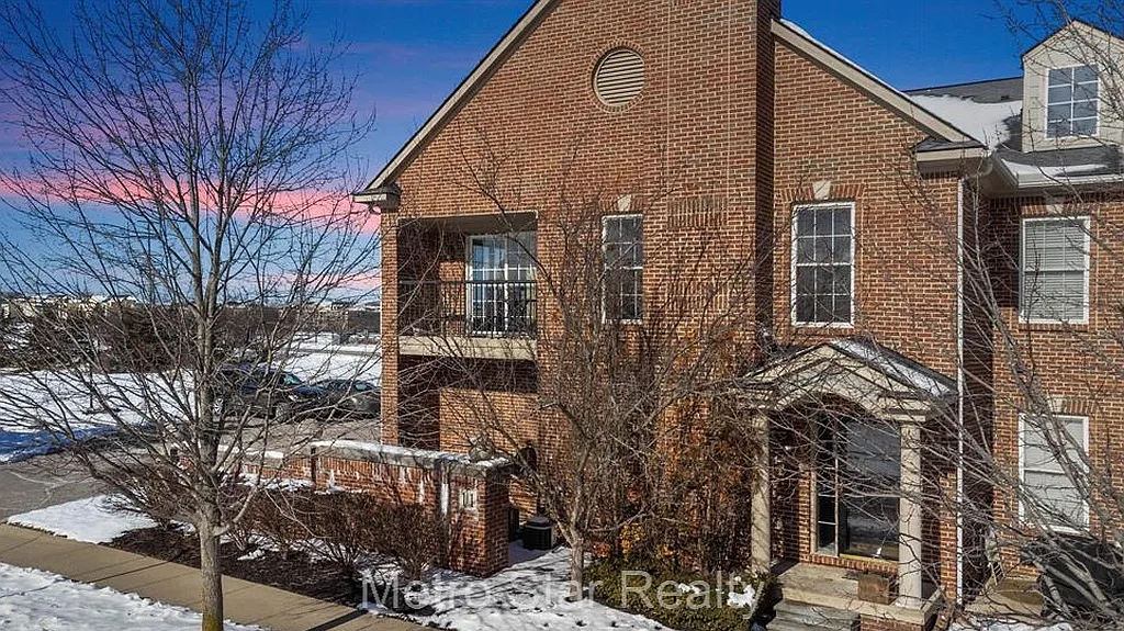 2 bed, 1463 sqft, $2,200 — Photo 1