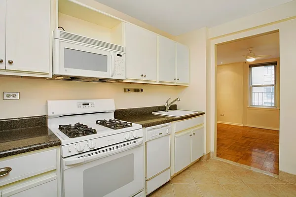 Sold by Corcoran | media 15