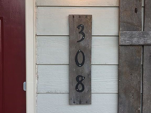 3rd image of 308 S Indianola St