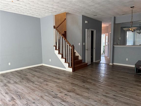 3rd image of 1804 Mizzen Ln