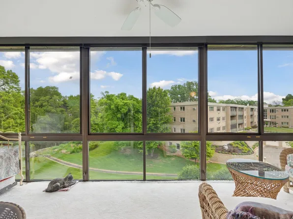 4360 Brookside Ct APT 305, Edina, MN 55436