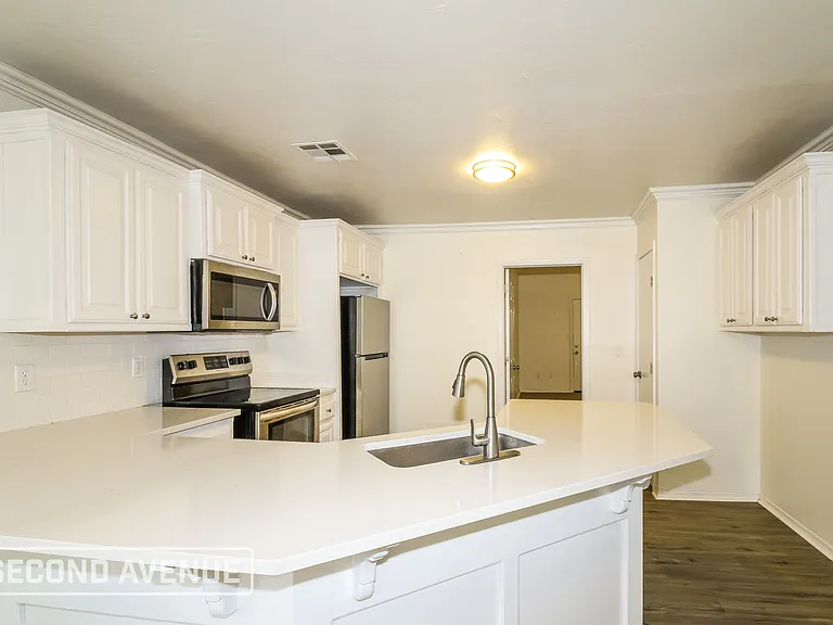 1521 S Blackwelder Ave — Photo 7