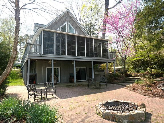 2nd image of 224 Limestone Rd