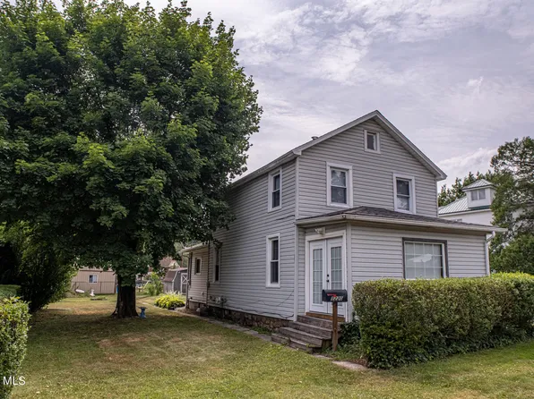 1220 N Cambria St, Bellwood, PA 16617