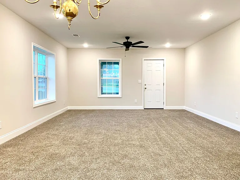 917 Sinclair Dr — Photo 10