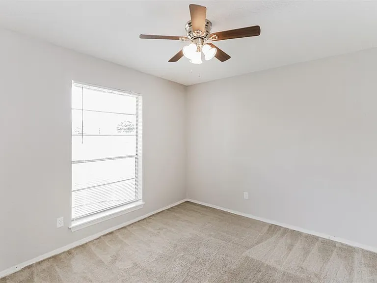 2512 Whitson Way — Photo 12