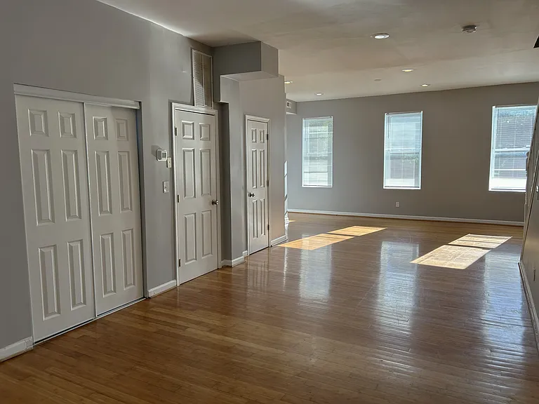 2101 Chelsea Ter #2 — Photo 5