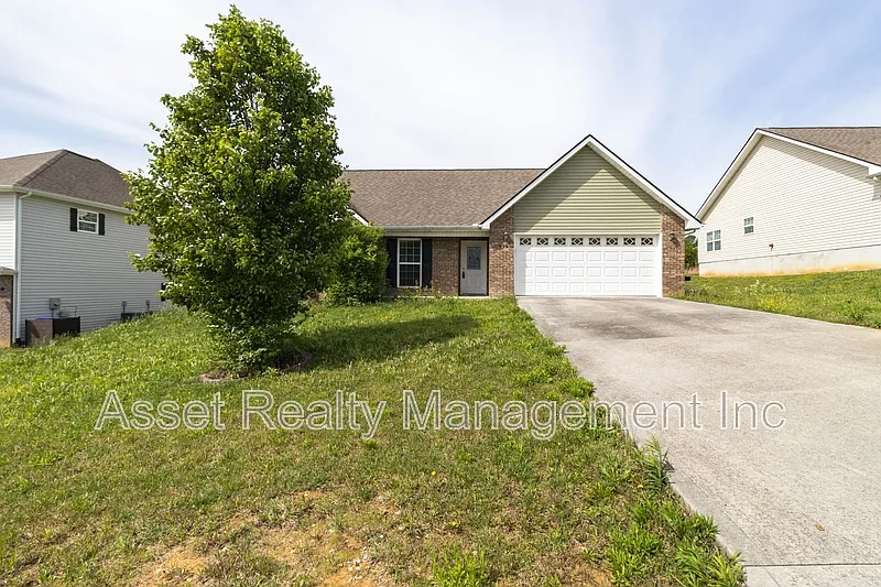 3 bed, 2.0 bath, 1521 sqft, $2,095 — Photo 3