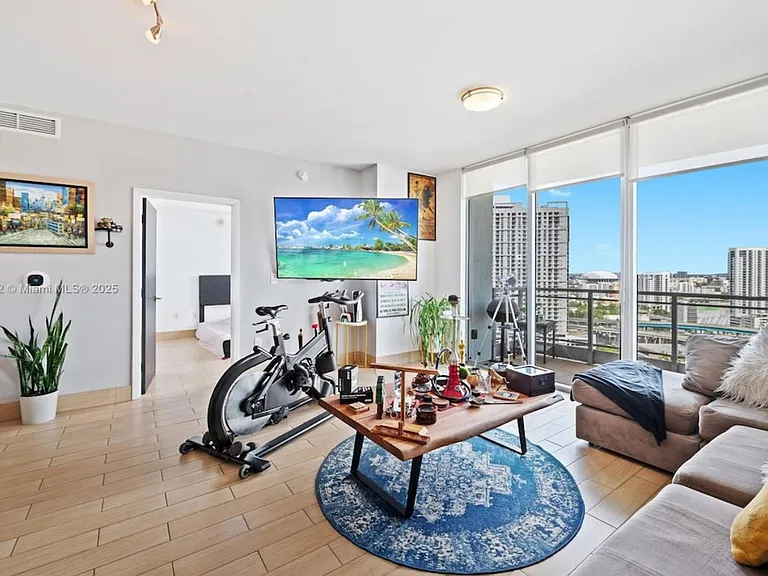 90 SW 3rd St #2406 — Photo 11