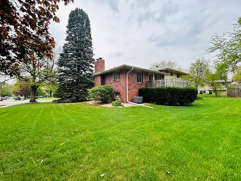 8001 Sandalwood Dr — Photo 31