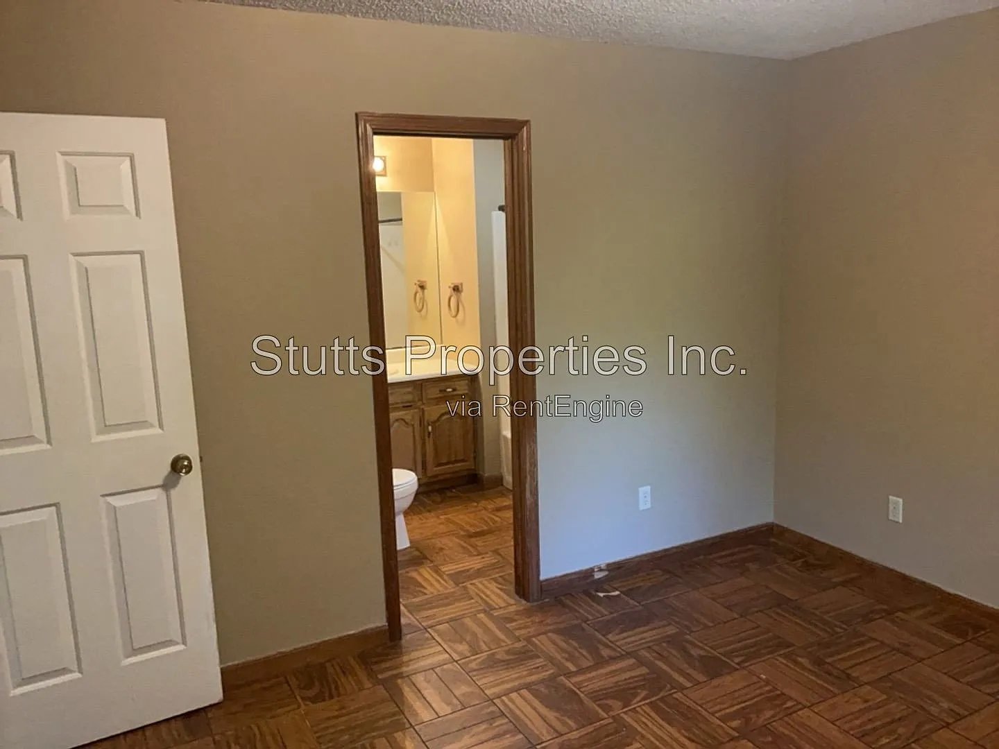 2 bed, 1.5 bath, 900 sqft, $695 — Photo 3