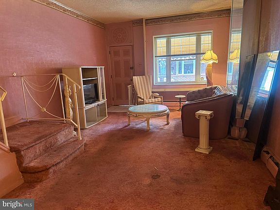 2nd image of 1245 Fitzgerald St