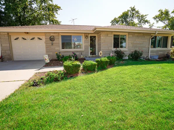2011 Douglas St, Joliet, IL 60435