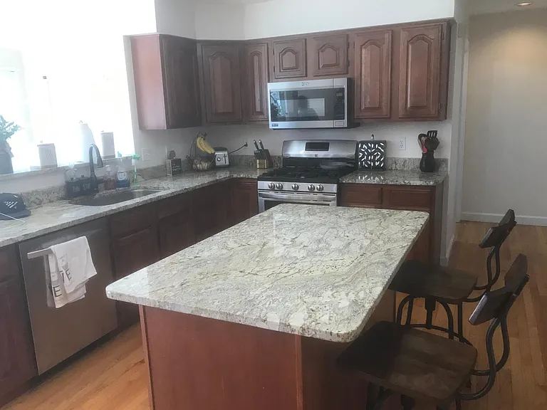 305 Village Ct — Photo 21