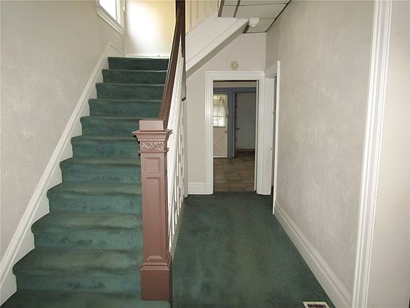 5th image of 30 E Orchard Ave