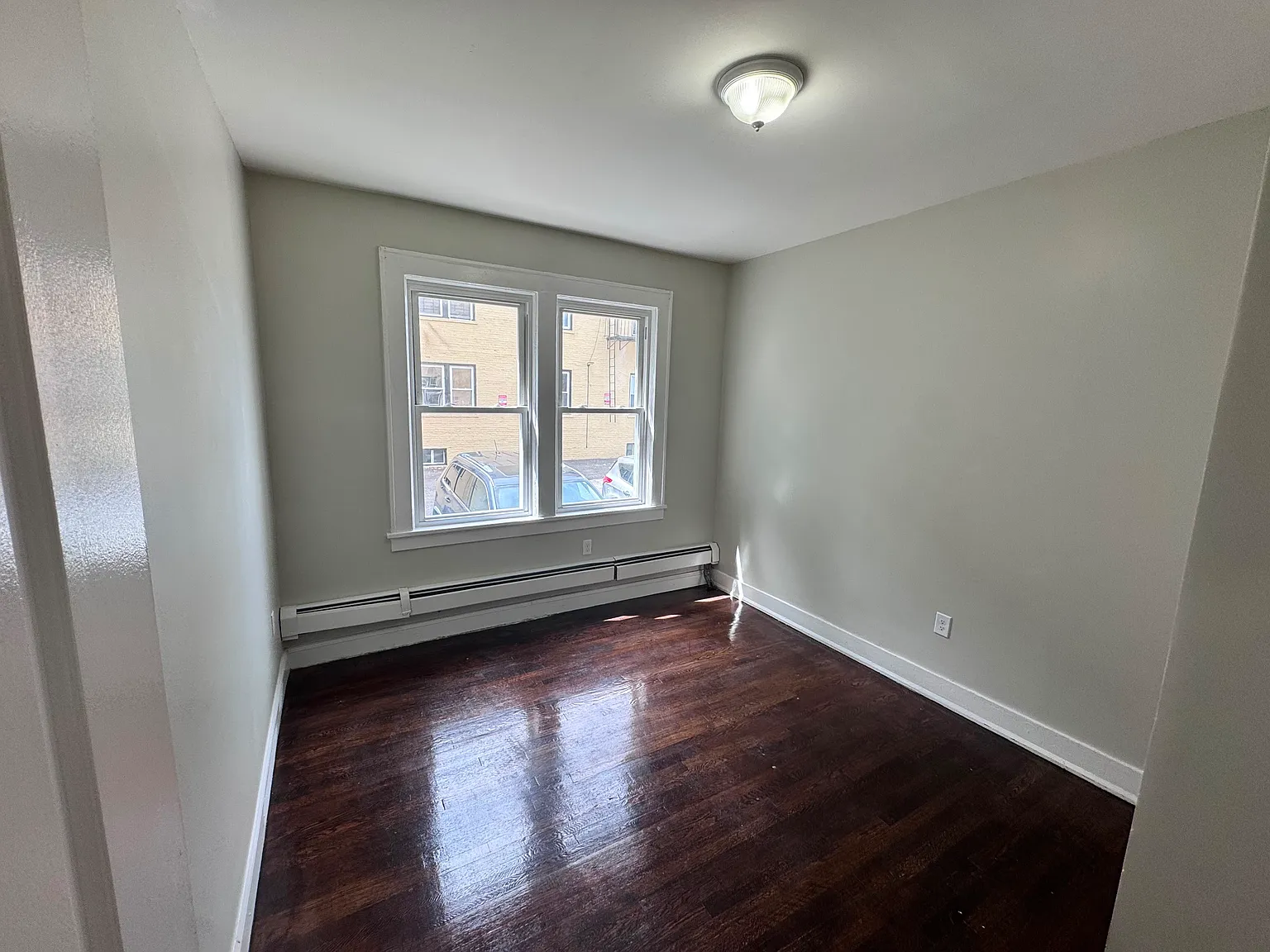 2 bed, 800 sqft, $2,100 — Photo 2