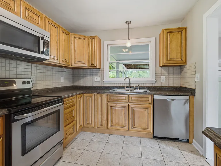 4207 Glynda Dr — Photo 10