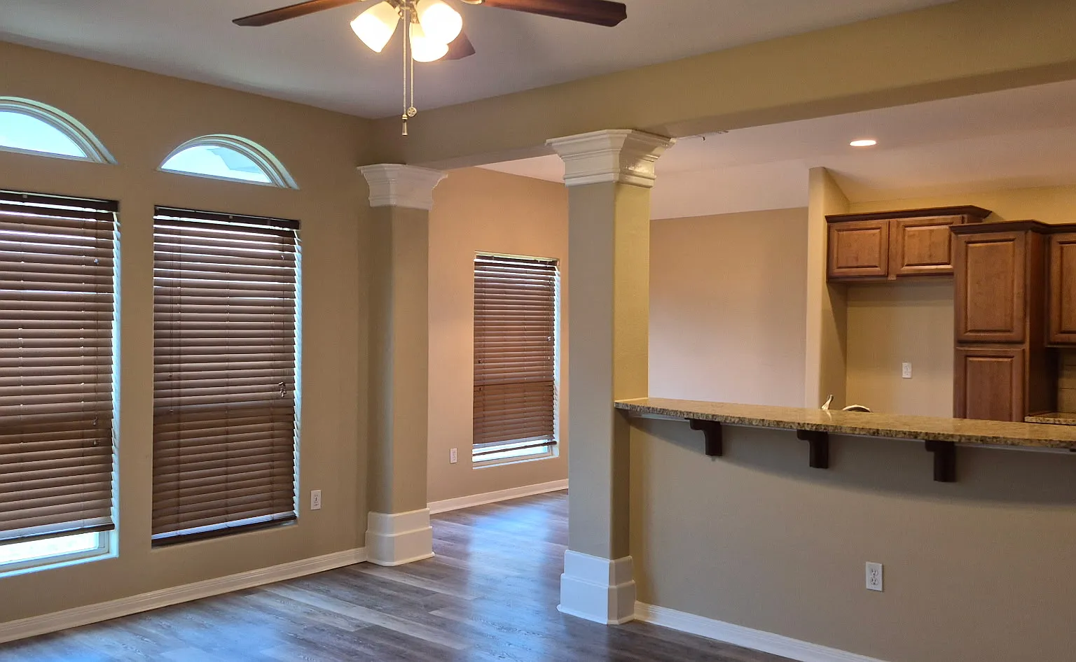 3 bed, 1389 sqft, $2,050 — Photo 4