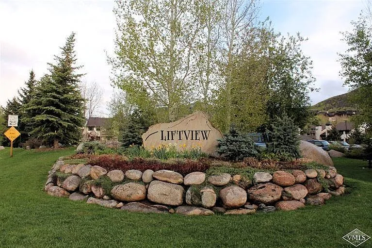 998 W Beaver Creek Blvd — Photo 4