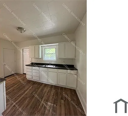 1517 Tacoma St — Photo 8