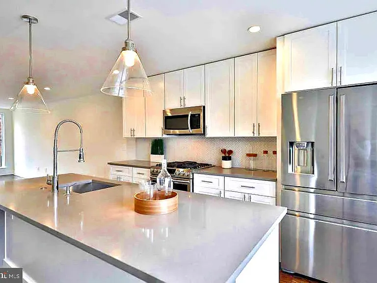 965 N Lawrence St — Photo 8
