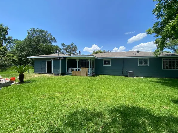 1025 Henderson Ave, Orange, TX 77630