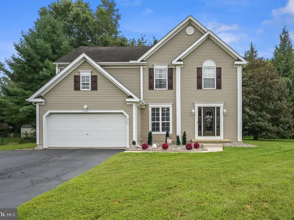 333 W Darby Cir, Dover, DE 19904