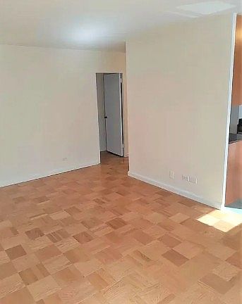 4th image of 350 W 51st St APT 3H