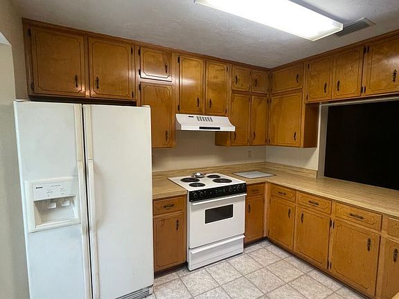 2nd image of 2912 Woodrich Dr