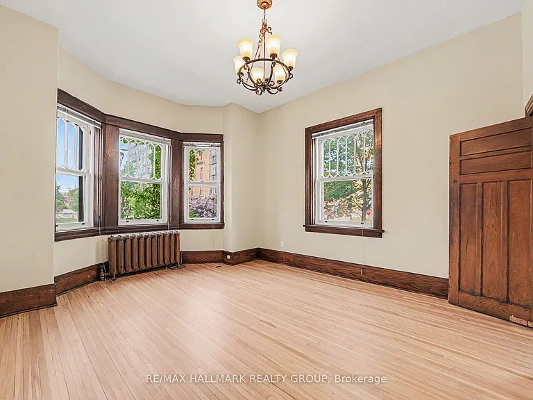 413 Elgin St #1 — Photo 11